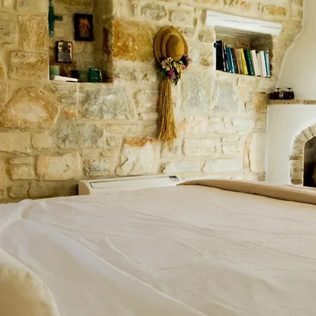 Lithos Private Estate Villa *