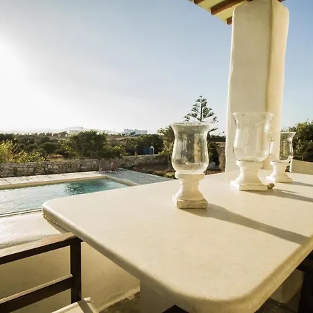 Willa Lithos Private Estate
