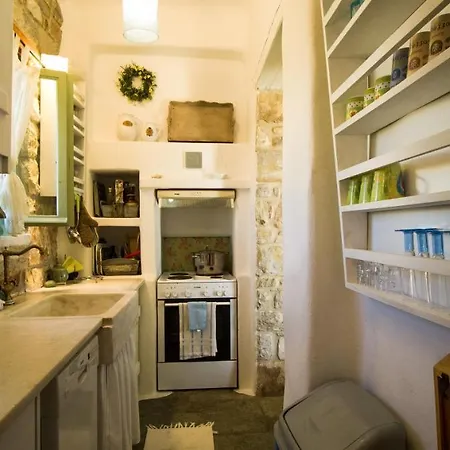 Lithos Private Estate Villa *