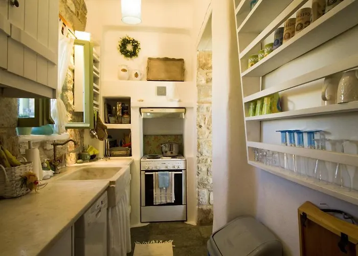 Lithos Private Estate Villa *